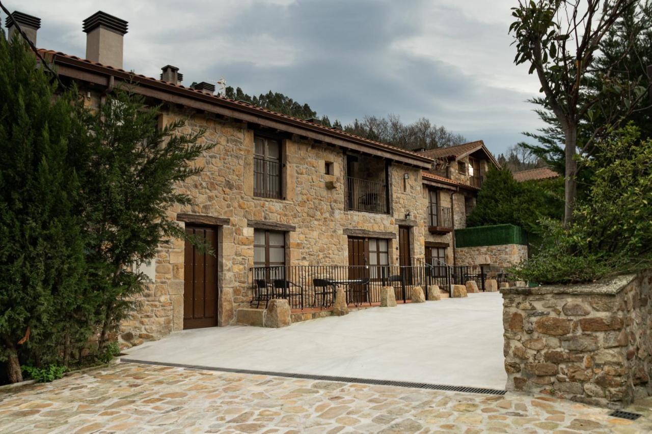 Posada Y Apartamentos Trebuesto De Guriezo Kültér fotó