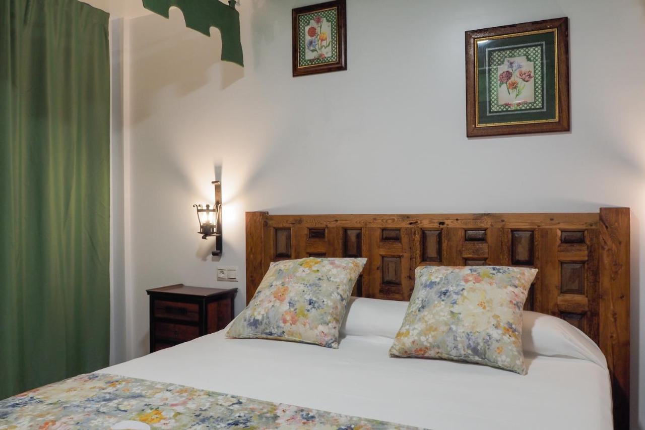 Posada Y Apartamentos Trebuesto De Guriezo Kültér fotó