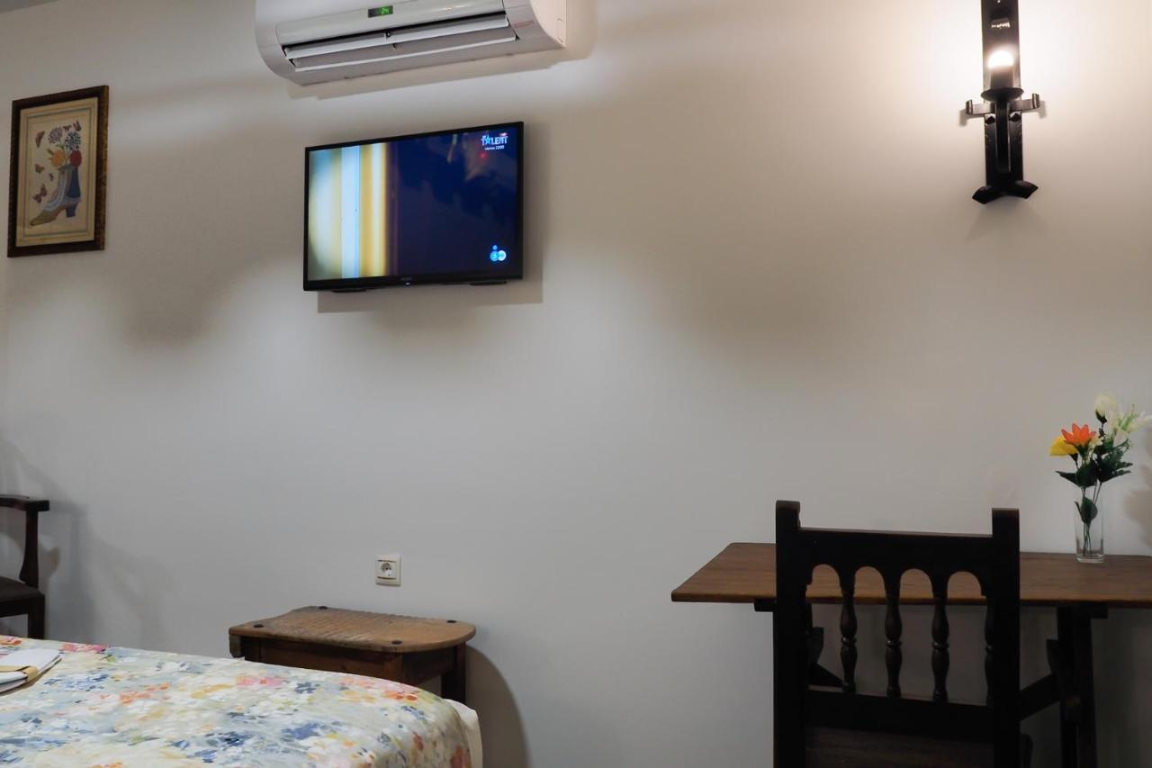 Posada Y Apartamentos Trebuesto De Guriezo Kültér fotó