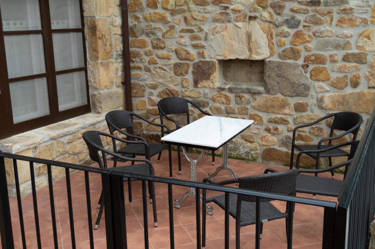 Posada Y Apartamentos Trebuesto De Guriezo Kültér fotó