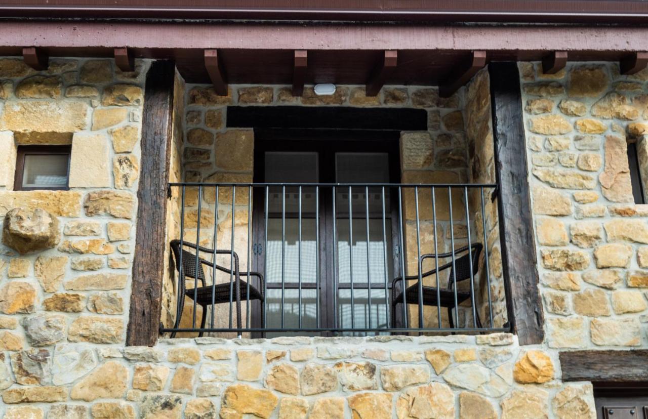 Posada Y Apartamentos Trebuesto De Guriezo Kültér fotó