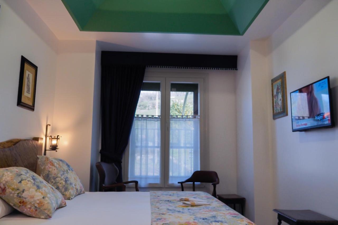 Posada Y Apartamentos Trebuesto De Guriezo Kültér fotó